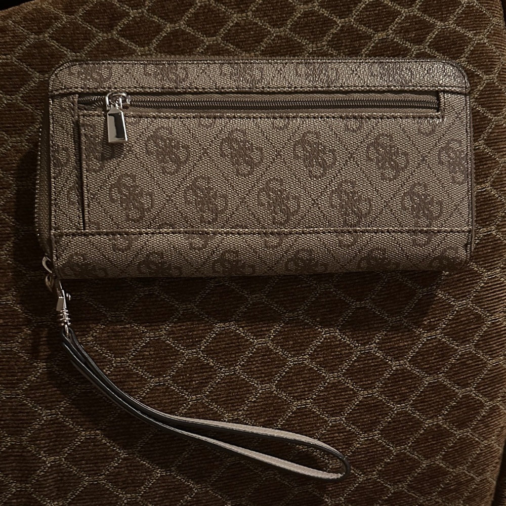 Guess Tan Logo Pattern Wallet - image 3